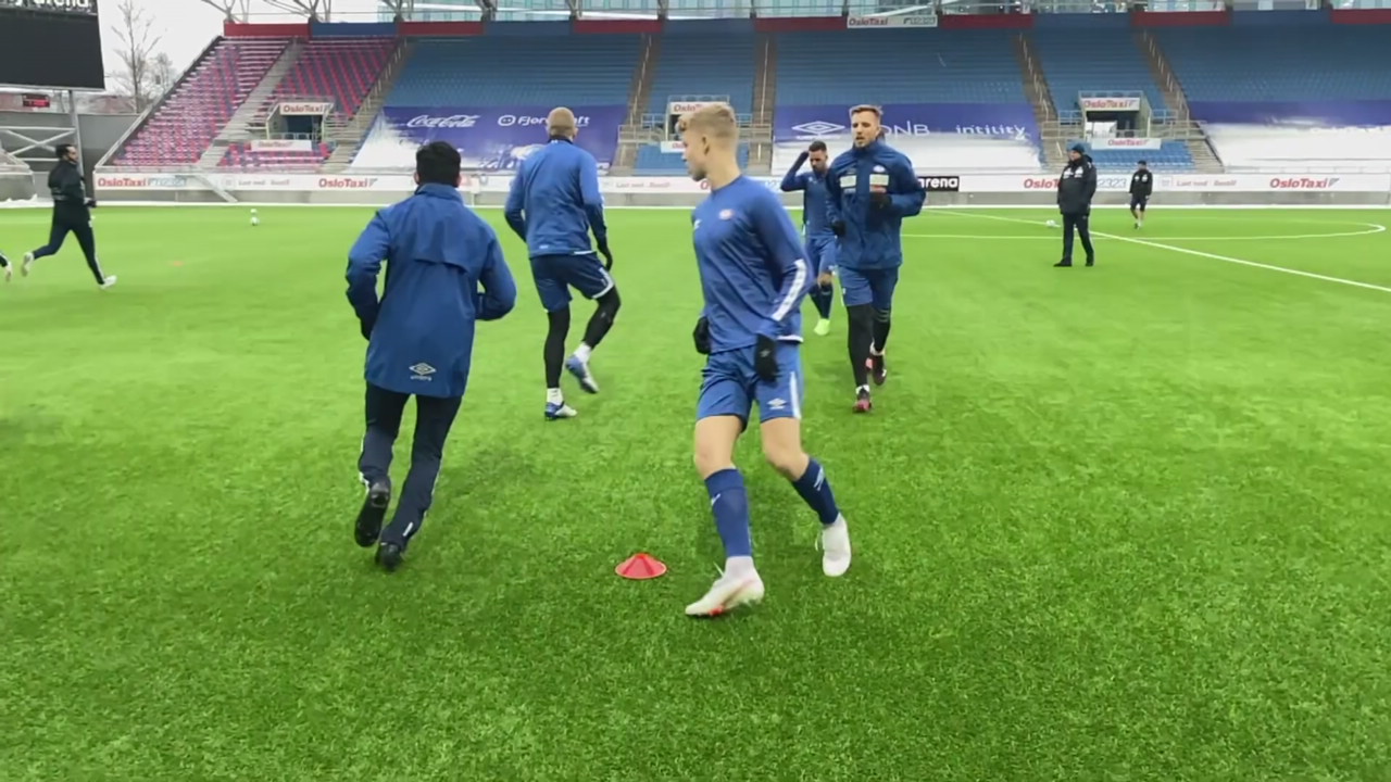 - Det er veldig stort å signere